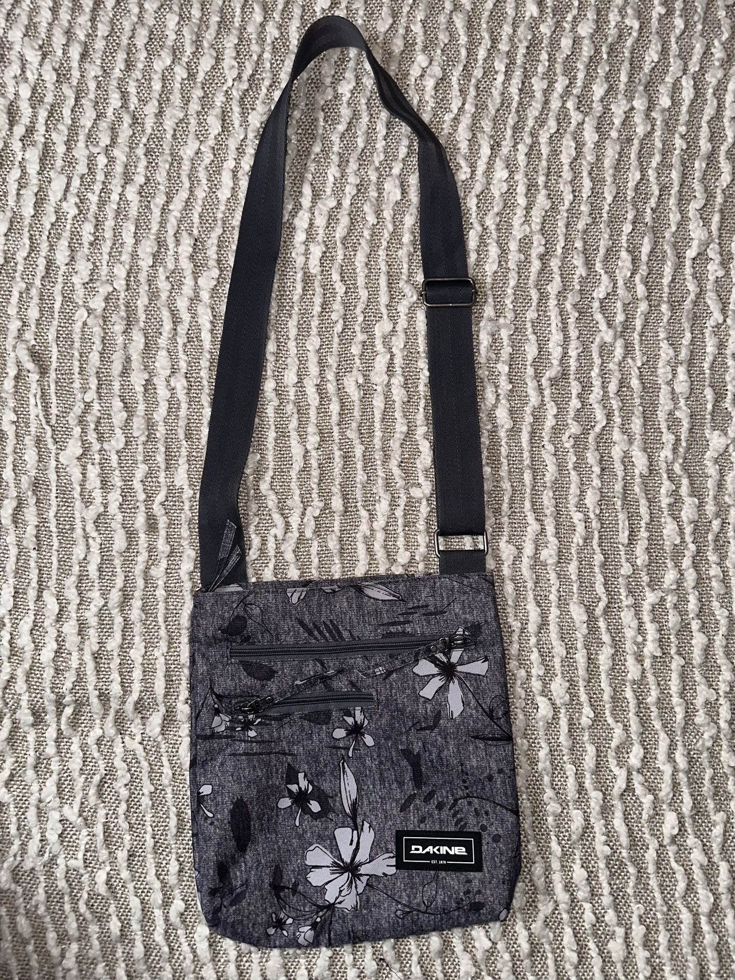 Dakine Small Crossbody Black Gray White Purse