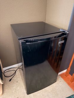 Magic Chef Mini Fridge