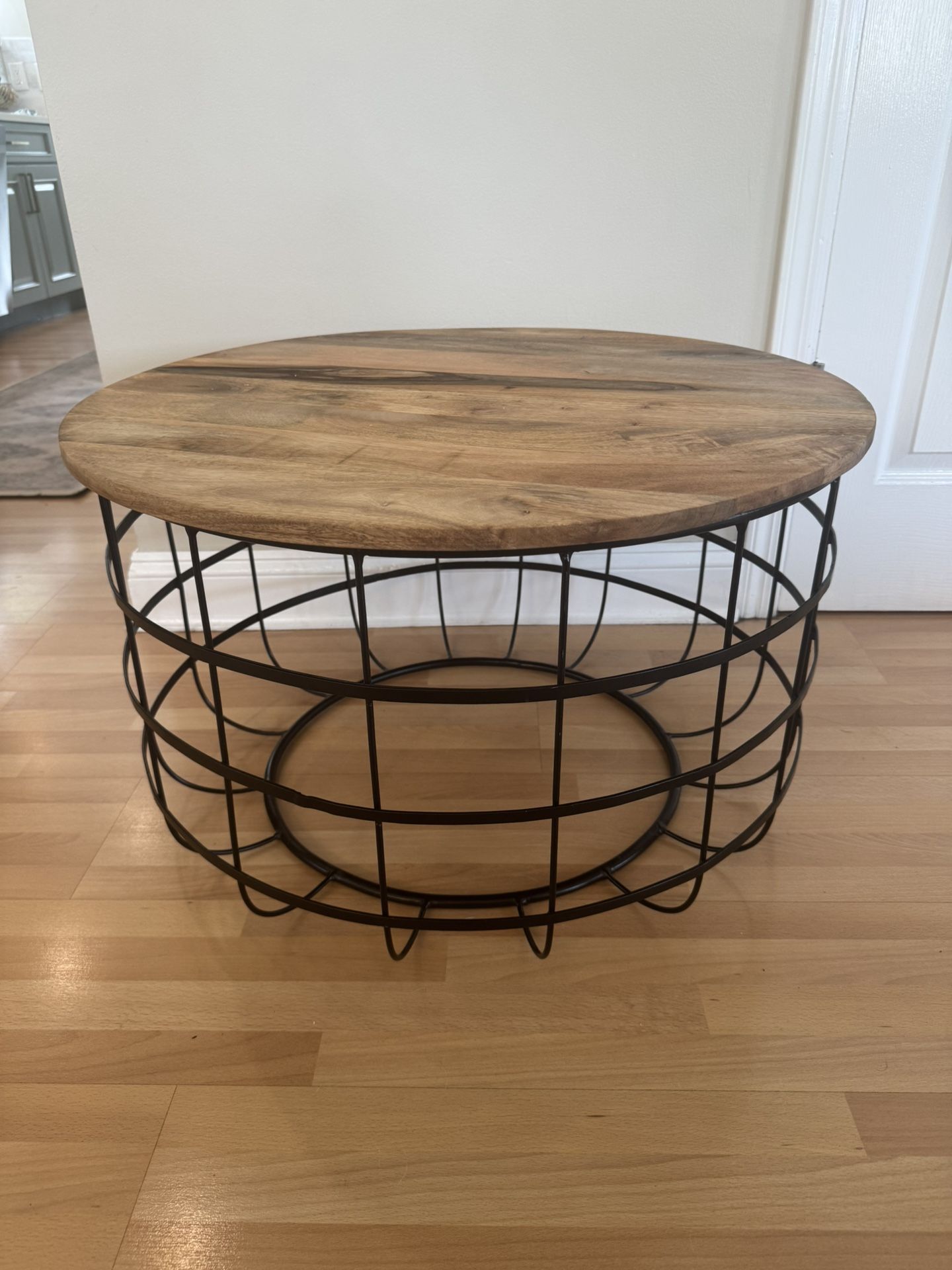Refinished Round Coffee/End Table