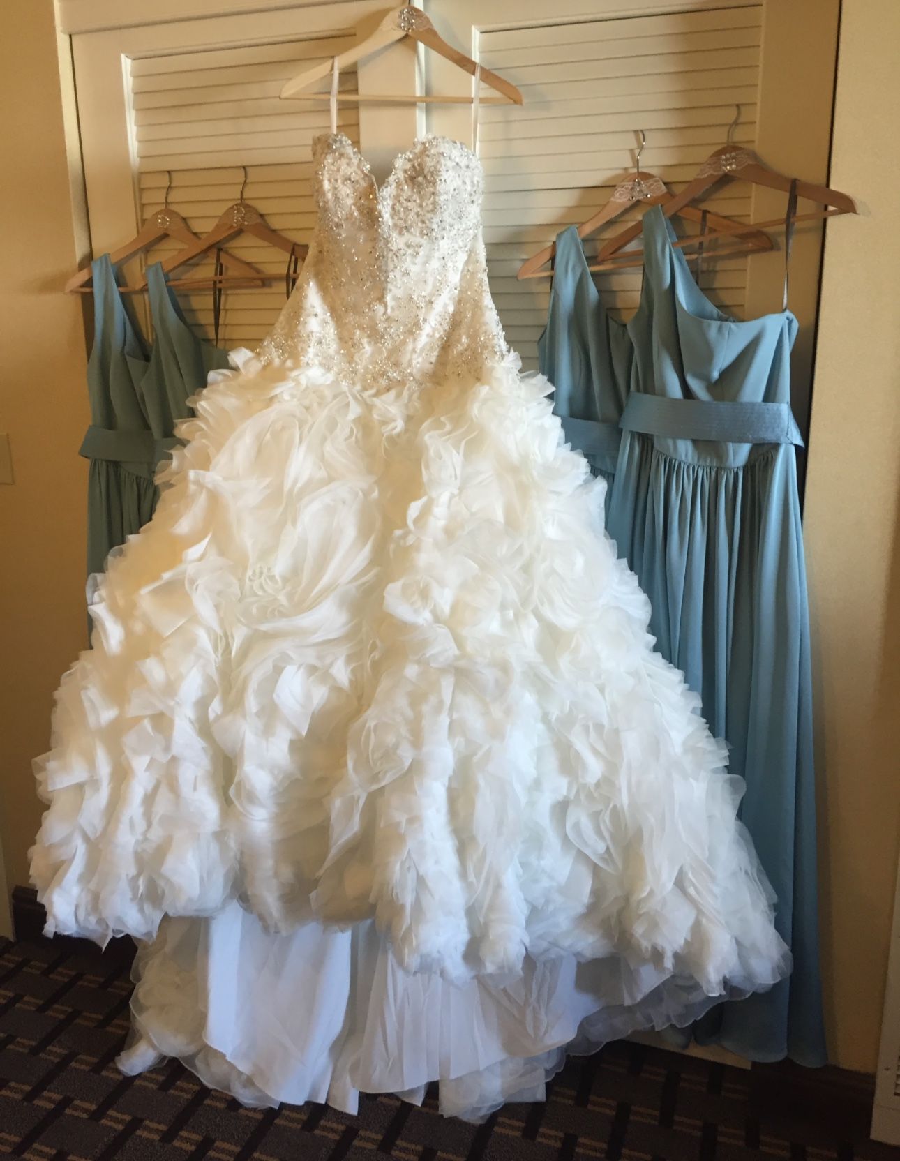 Wedding Dress Allure Bridal Couture Style #: C229