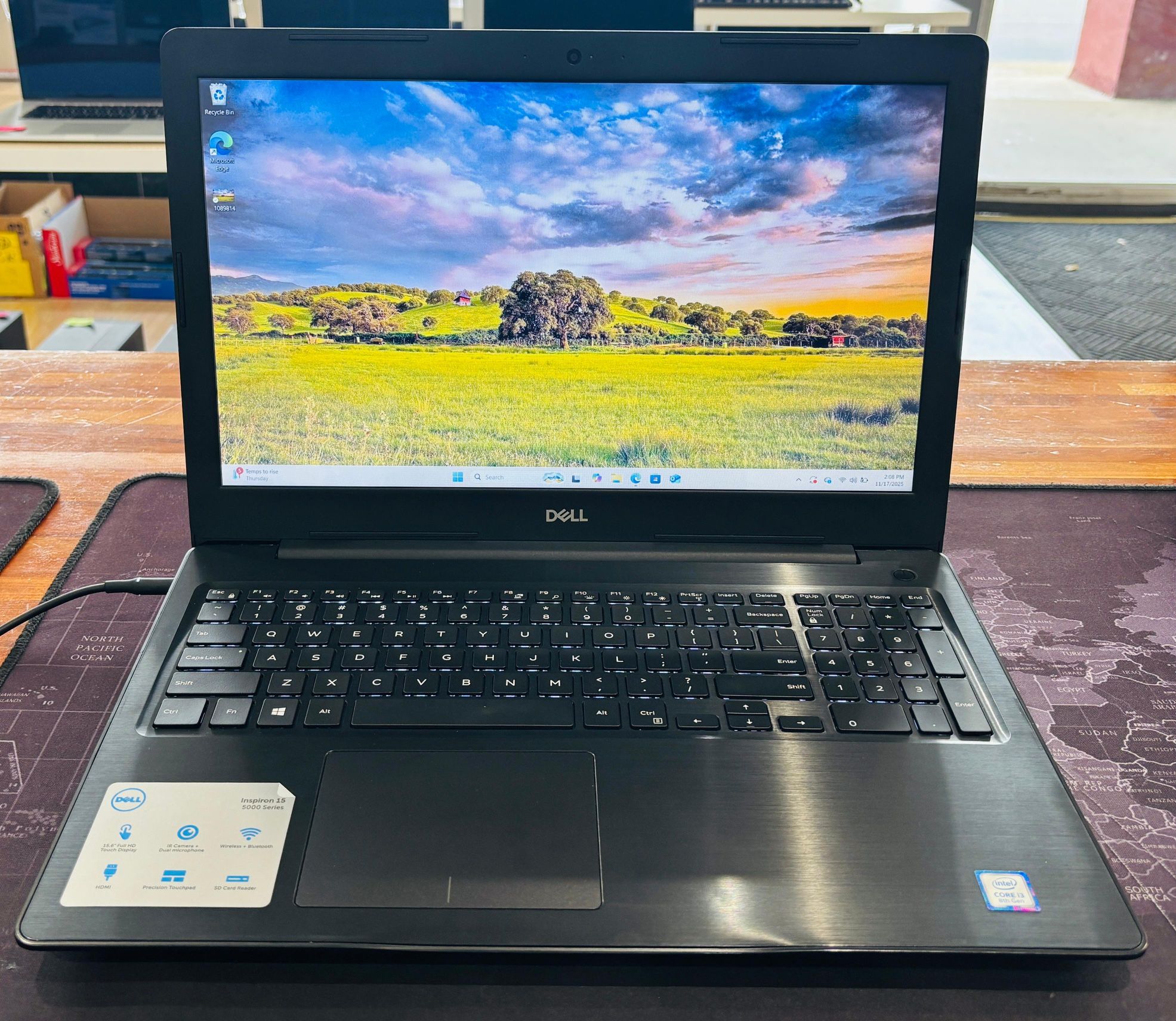 DELL 5570 15” TouchScreen 2019 Core i3-8130u 2.21Ghz 12GB 256GB SSD + 1TB ~Full Keyboard
