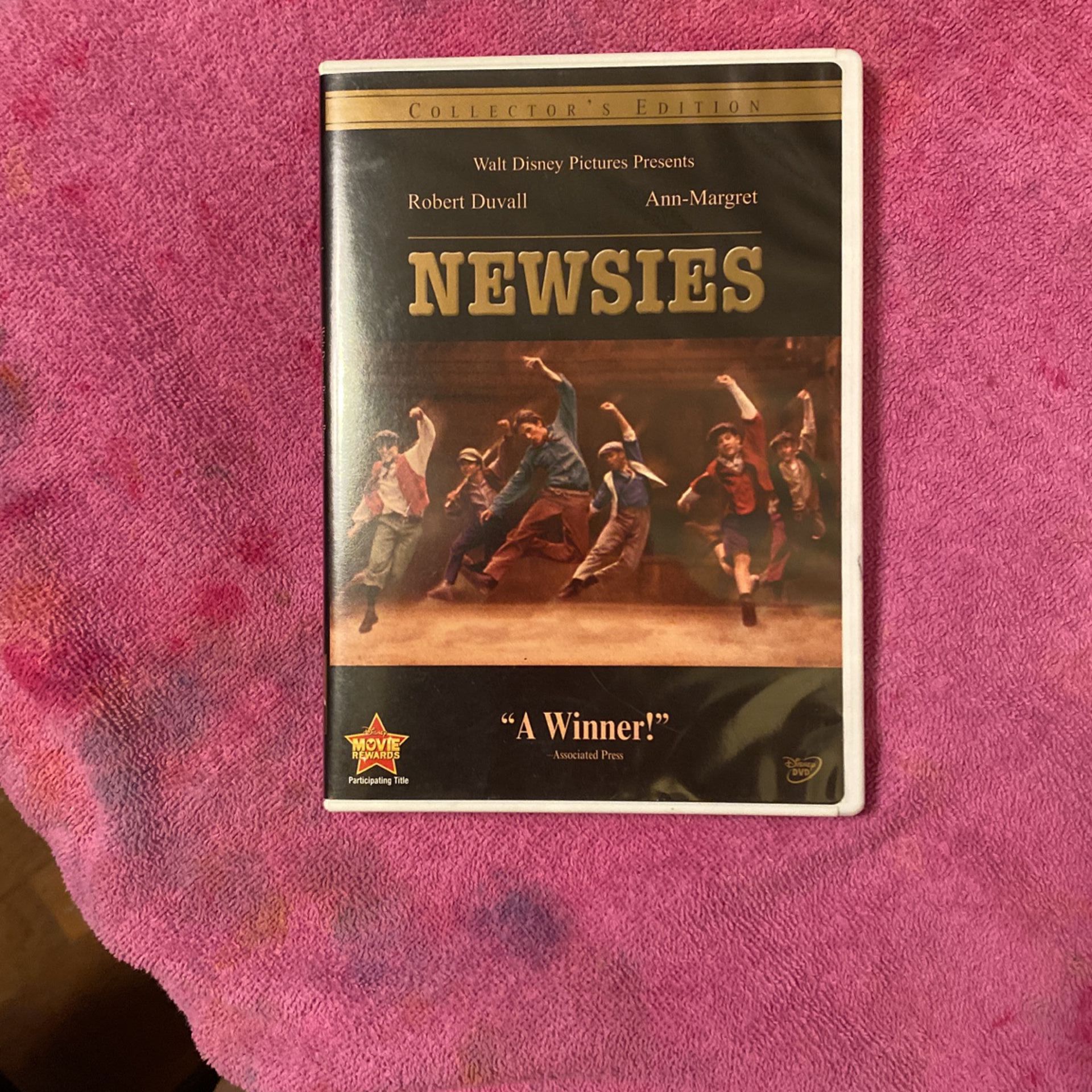 DVD Walt Disney Presents. NEWSIES
