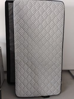 Sealy Twin 10" XL Mattress w/box spring