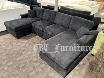 https://offerup.com/redirect/?o=TmV3LkJsYWNr sofa
