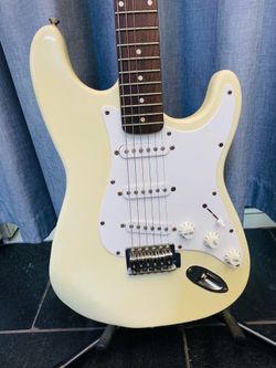 Squier by Fender Stratocaster, good used condition