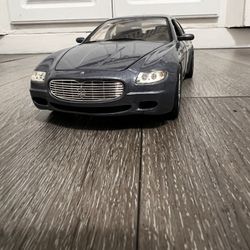 Diecast 1/18 Scale Hot Wheels - 2003 Maserati Quattroporte  Model Car Brand New No Box 