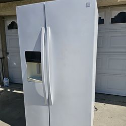 Refrigerator Work Great Pick Up Victorville