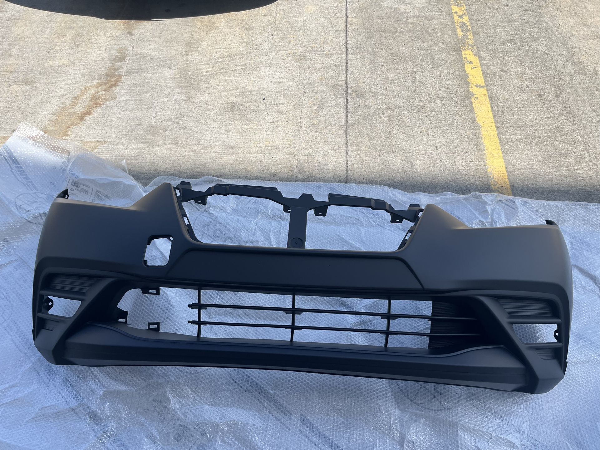 18-19 Nissan Kicks Front Bumper