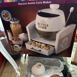 Nostalgia Kettle Corn Popcorn popper & Mix