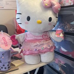 Hello Kitty Valentines Greeter