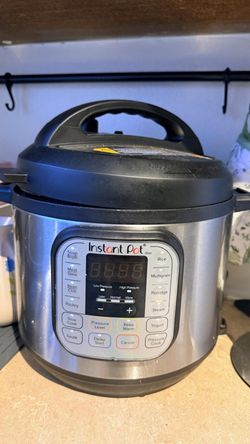 Instant Pot Duo 7-in-1 Electric Pressure Cooker 6 Quart