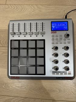 Akai Professional MPD24 Display USB MIDI Pad Controller  TESTED WORKING!