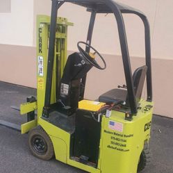 Clark Forklift 