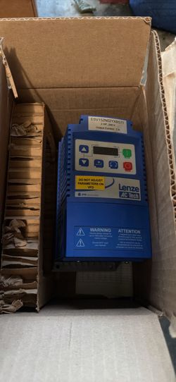 New Lenze AC Tech 2HP Variable Frequency Drive (VFD) – ESV152N02YXB571 $350