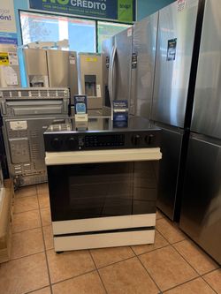 Samsung Bespoke 30” 5 Burner Element Smart Slide in Electric Range in White Glass with Air Fry and Safety Knobs