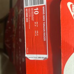 New Women’s Size 10 Nike