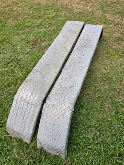 Boat trailer aluminum femders. 120 both. 72~74 inches long 10 inches wide.
