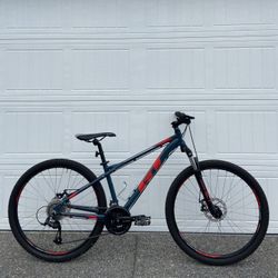 GT Aggressor Pro Mountain Bike – Small Frame, 27.5” Wheels Bicycle MTB 