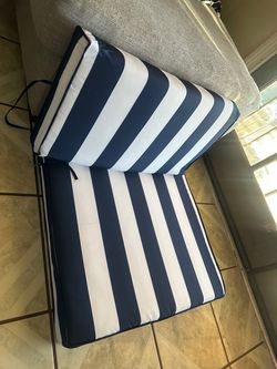 8 piece set Navy striped pation cushions. Price firm. Read description before messaging.