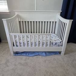 Pottery Barn Larkin 4in1 Crib And toddler kit