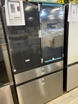 Samsung Bespoke French Door Smart Refrigerator With Family Hub READ DESCRIPTION