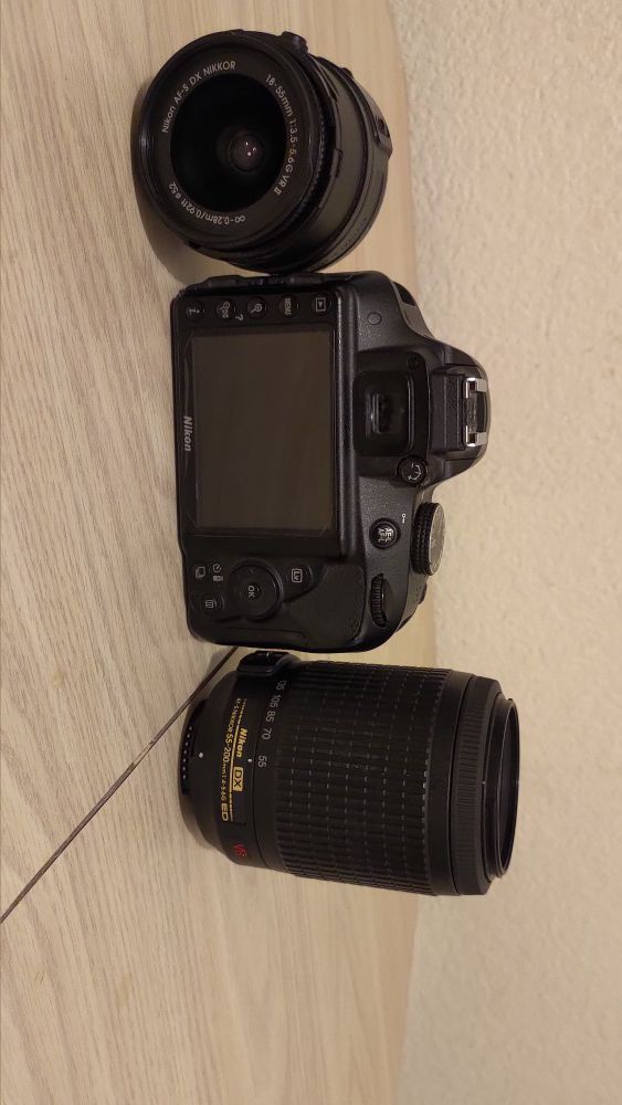 Nikon d3300 in really good conditions include 2 lenses 18-55mm 50-200mm