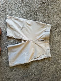 Birdie Bound tan shorts size 30
