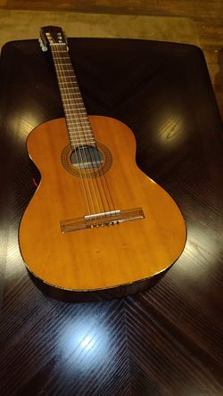 Alvarez classic guitar