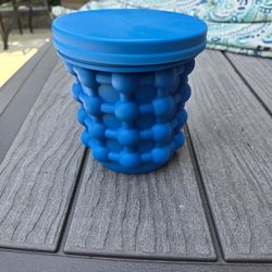 Genie Ice cube Maker