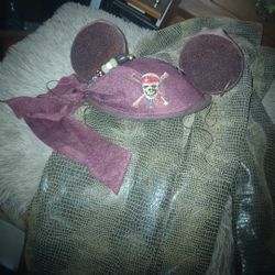 Original DISNEYS' OPENING DAY OF 👉 'PIRATES OF THE CARIBBEAN'  'MICKEY MOUSE' ( P. OF T. C.) Ears/hat. 😃 