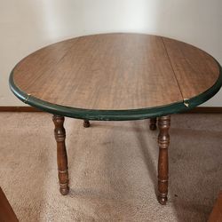 Drop leaf table