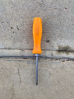 Snap on screwdriver