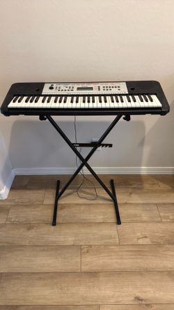 Yamaha YPT-260 61-Kay Portable Keyboard