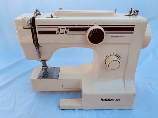 Hobby 200 Pfaff Sewing Machine for Sale in Los Angeles, CA - OfferUp