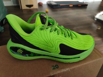 Curry Extraterrestrial Sneakers Youth Sz 6 Green Black