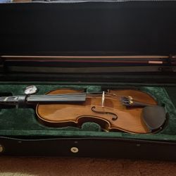 Kremona Violin with Case