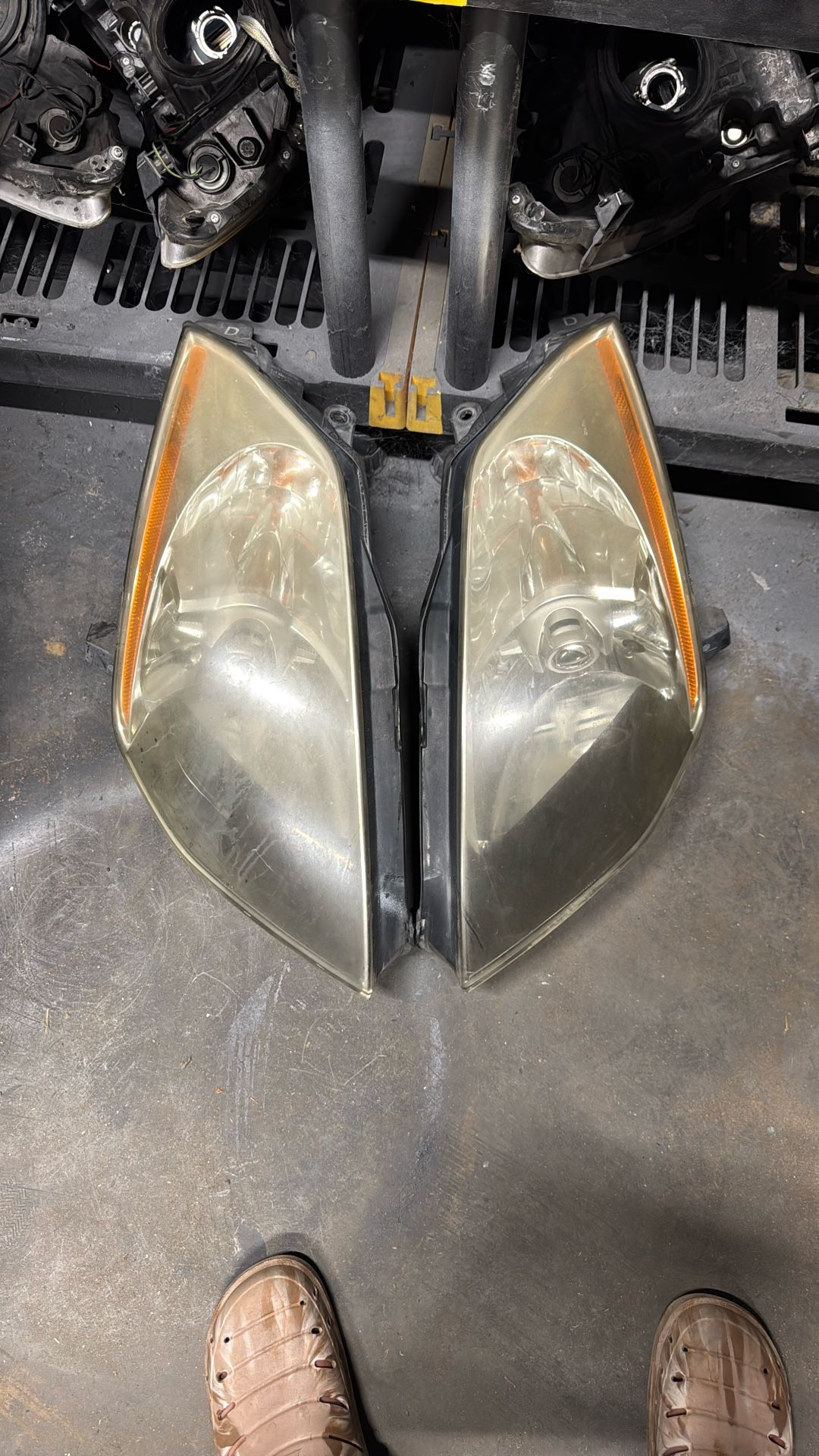 Nissan 350z OEM Headlight