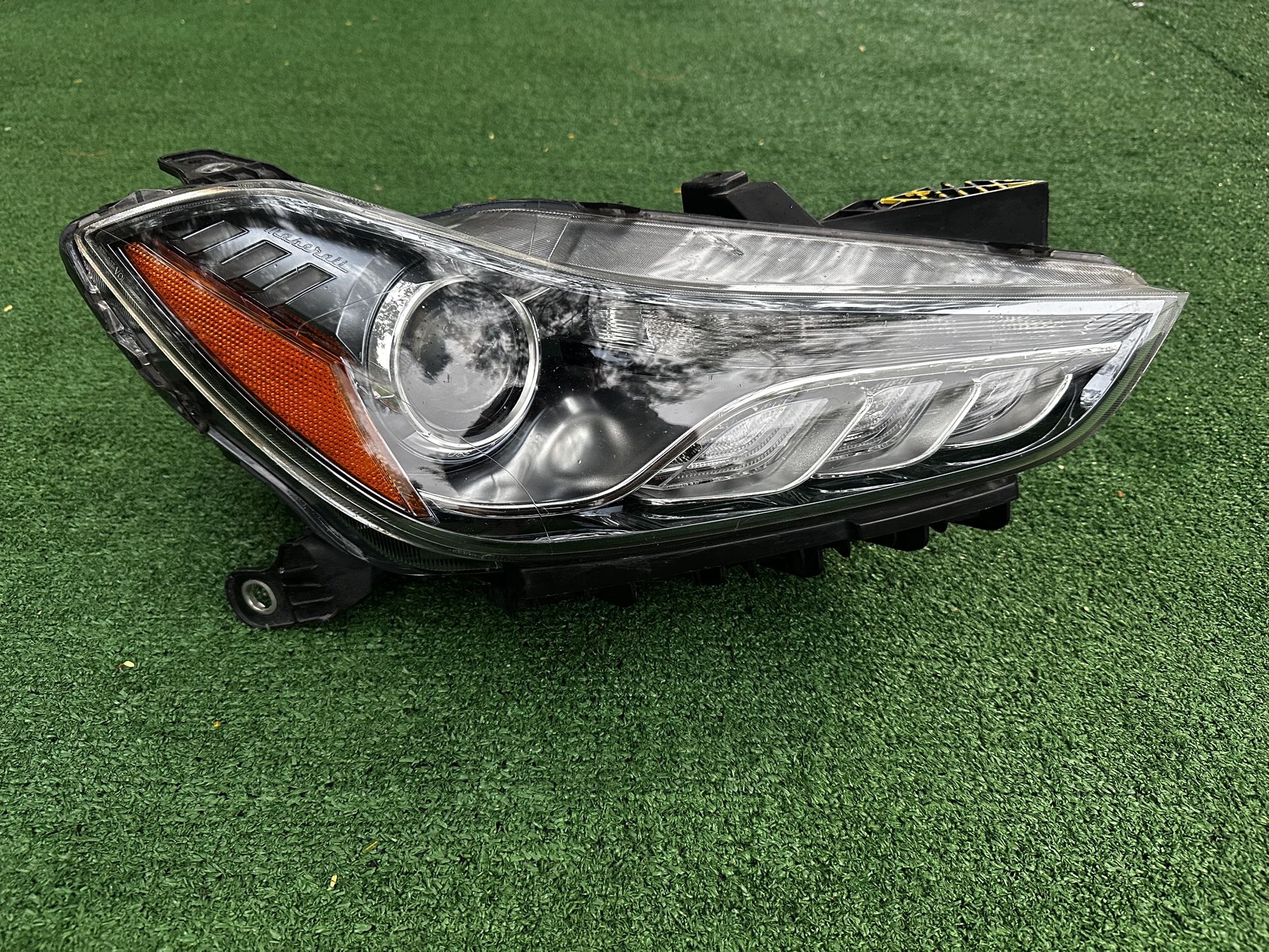 Maserati Ghibli Right Passenger Side Headlight Luz Derecha Pasajero 2014 2015 2016 2017