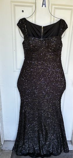 NEW DRESS SIZE MEDIUM