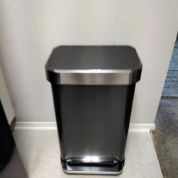 Simplehuman Trash Can.....25"Hx16"Lx12"W