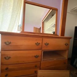 6 Drawer Wood Dresser With Mirror