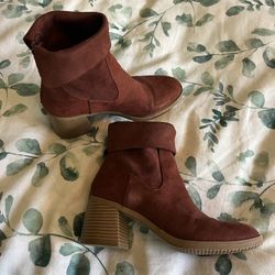 Womens Heeled Brown Boots Size 7.5