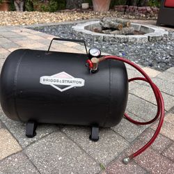 Briggs & Stratton 7-Gallon 125 PSI Portable Air Tank