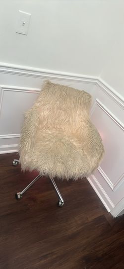 fur chair
