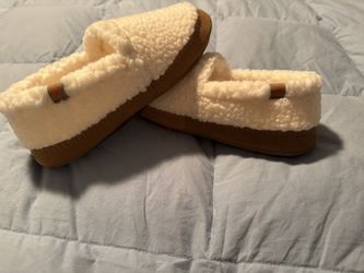 Women’s Acorn Slippers 