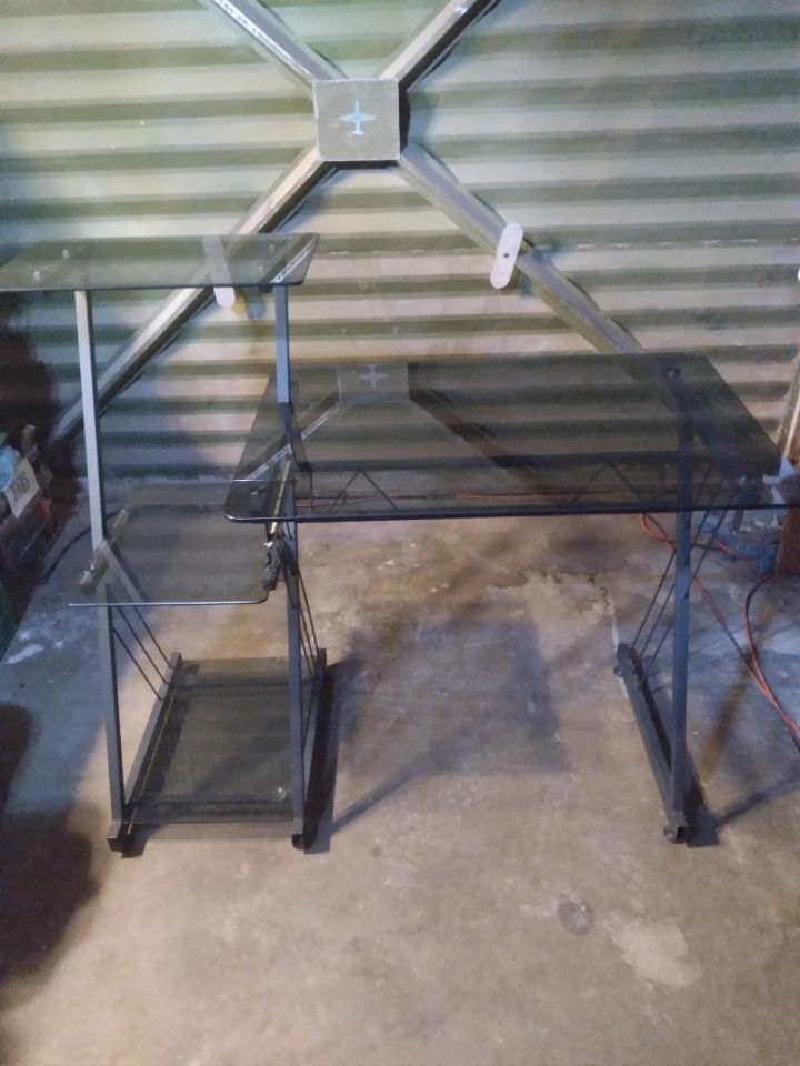 Computer Desk Smoked Glass Approx 3’ Wide )’$40