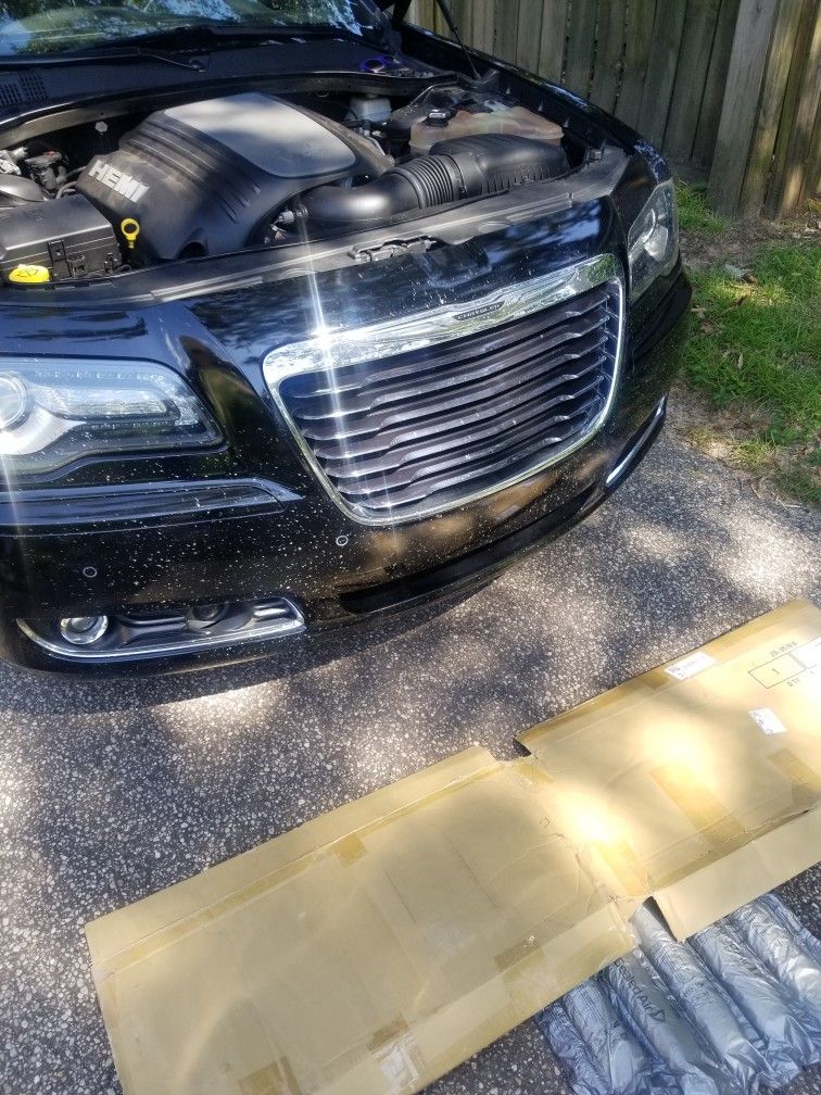 11-16 Chrysler 300 OEM Grille