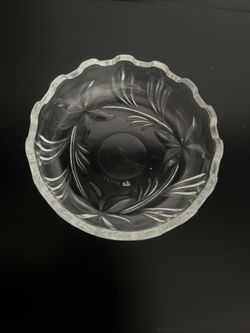 ITALIAN FLOWER & DIAMOND GLASS BERRY BOWL 4.5”