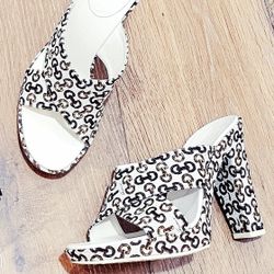 GUCCI Monogram Chain Printed Block Heel Mules- Size 7