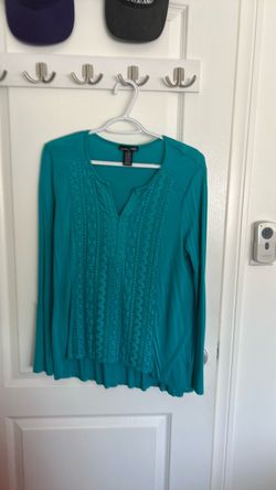 Long Sleeve Pullover Top - NEW